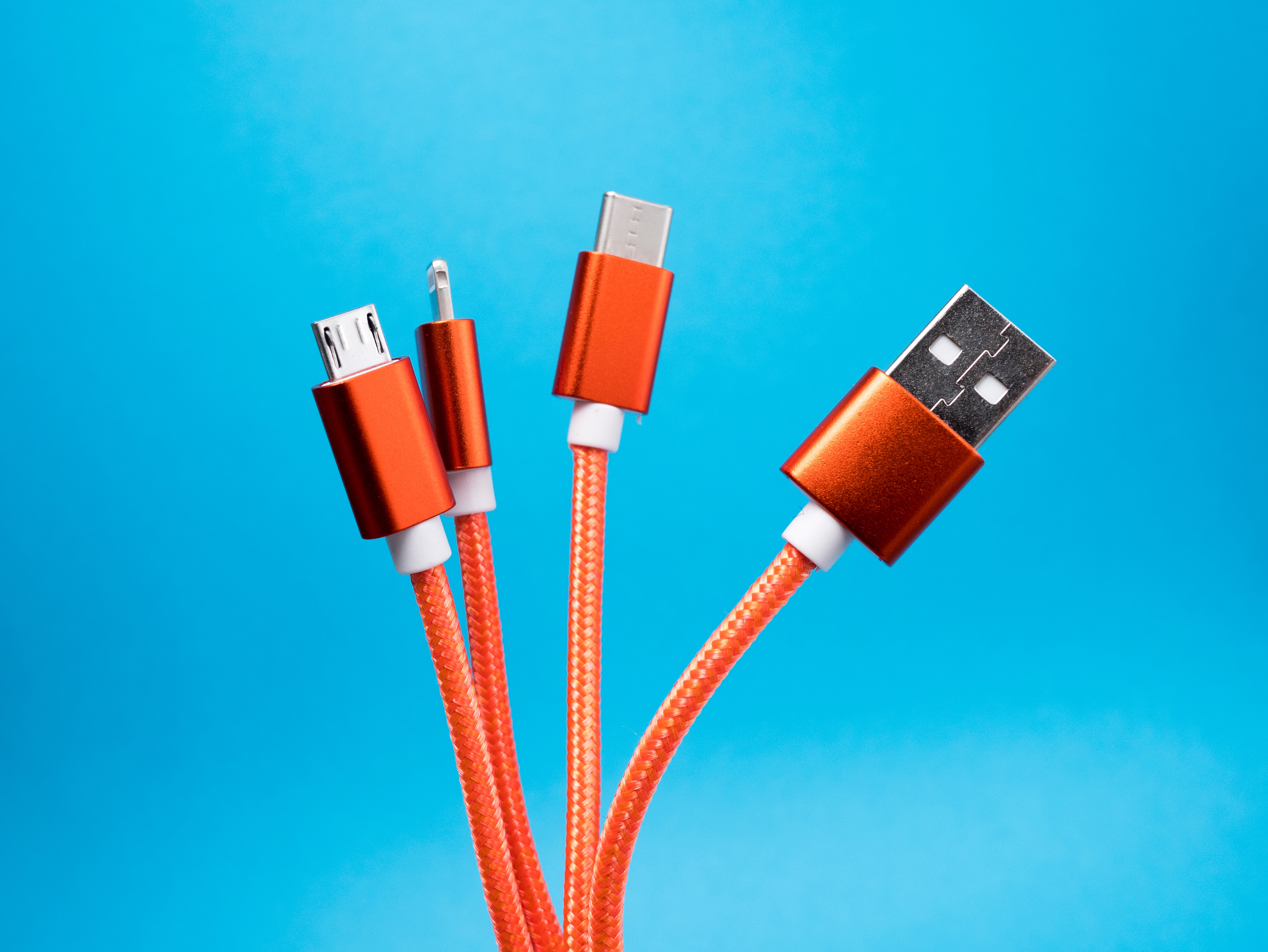 Datové kabely a jak se v nich vyznat