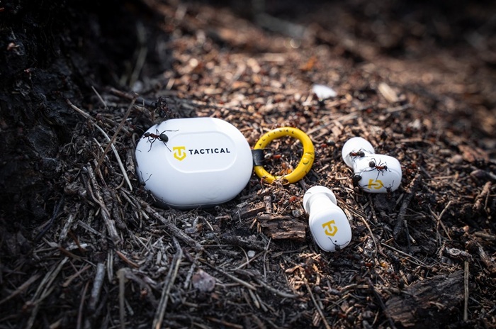 Minimalistická bezdrátová sluchátka Tactical StrikePods Bug 