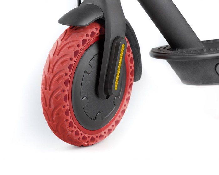 Červená bezdušová pneumatika určená pro Xiaomi Scooter a její design