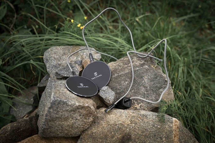 Bezdrátová nabíječka Tactical Base Plug Wireless a její design