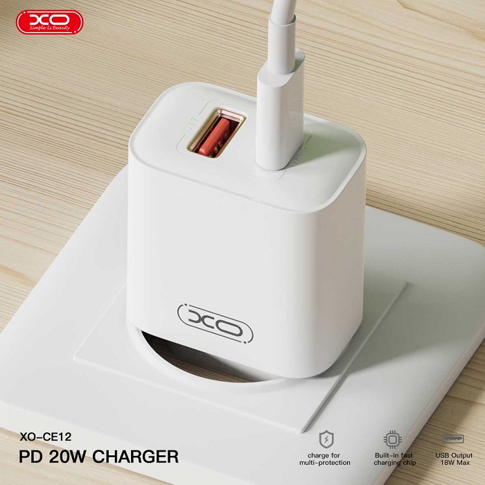 Nabíječka XO CE12 USB-C PD + USB-A QC 20 W + Lightning kabel