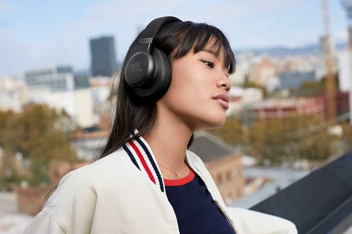 Sluchátka JBL Live 660NC vám přináší skvělý ikonický zvuk JBL Signature Sound