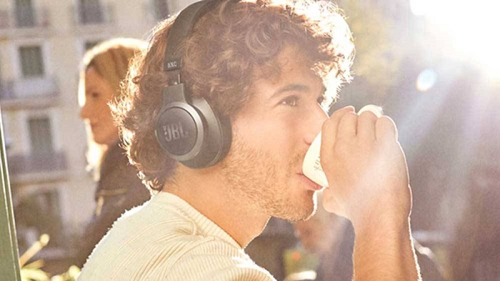 Sluchátka JBL Live 660NC vám přináší skvělý ikonický zvuk JBL Signature Sound